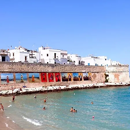 לינה וארוחת בוקר Gallery Art - Sea View 4*