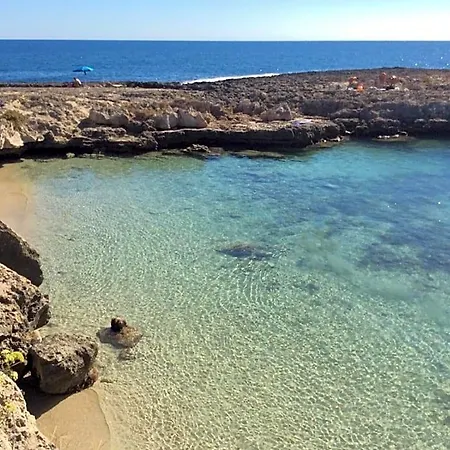 לינה וארוחת בוקר Gallery Art - Sea View 4*