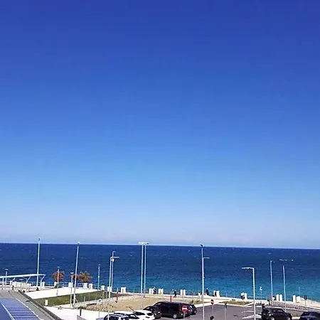 לינה וארוחת בוקר Gallery Art - Sea View