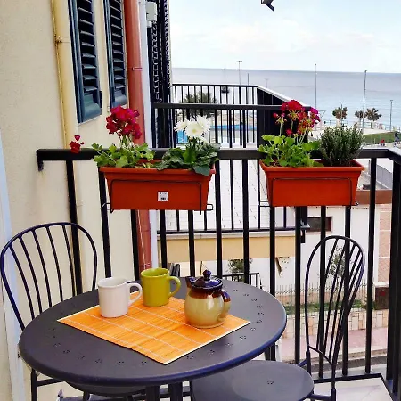 Bed and Breakfast Gallery Art - Sea View 4*